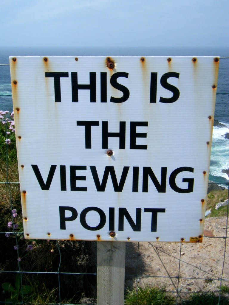 Cartello che indica un punto con vista panoramica in Irlanda