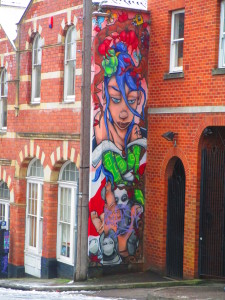 Casa con graffiti a Stokes Croft, Bristol Casa con graffiti a Stokes Croft, Bristol