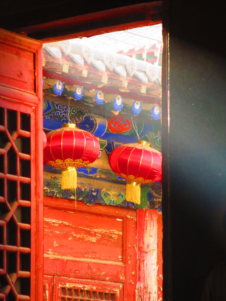 Lanterne rosse al Jiayuguan Fort nel Gansu, Cina