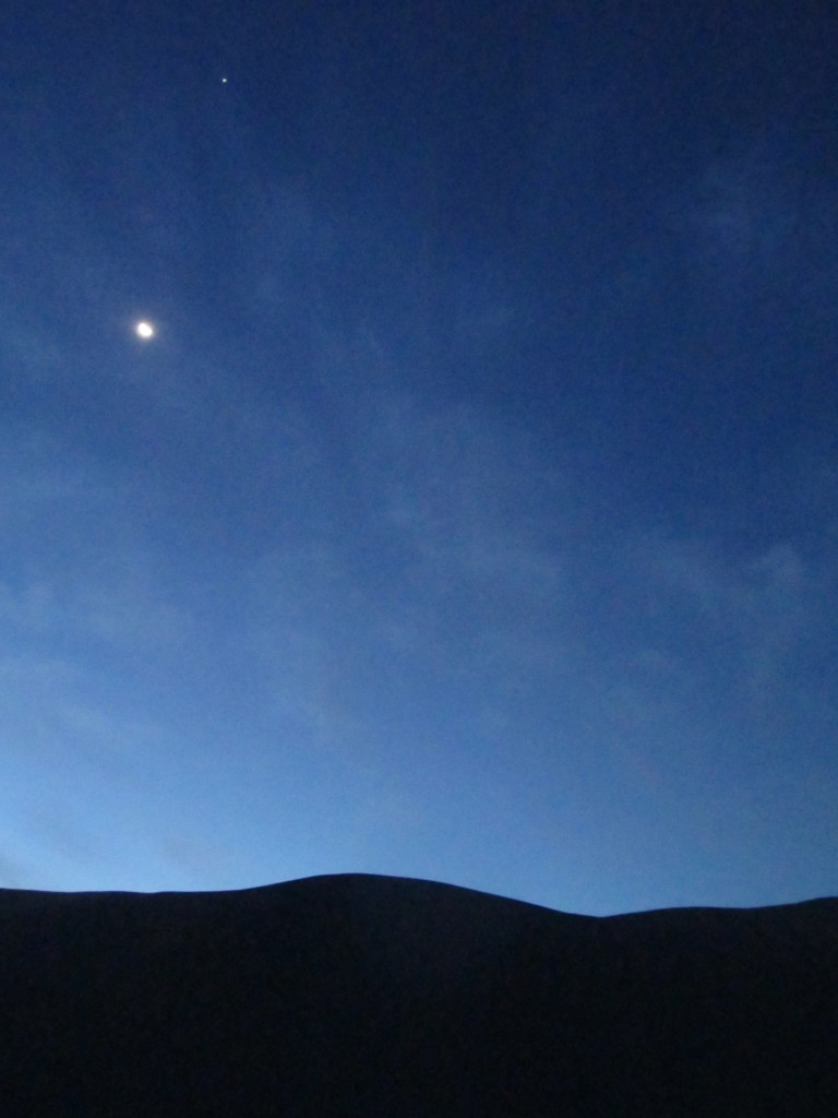 alba a Dunhuang, nel deserto cinese