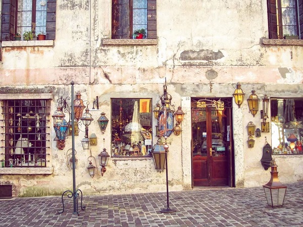 negozio antiquariato Bassano del Grappa