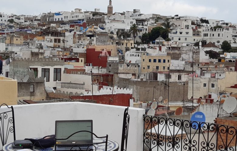 travel blogger a Tangeri, Marocco